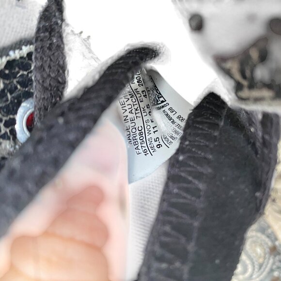 RARE Converse Chuck 70 x KITH x Disney Mickey Mouse Timeline size 9.5 M 11 W - Picture 10 of 11